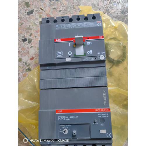 在线议价全新ABB断路器RC212-RV32A,3只，共计6只，4p