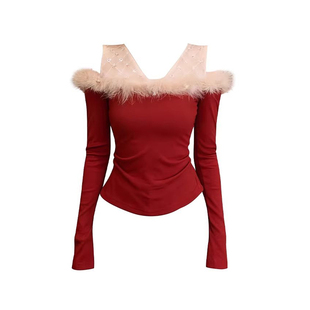 Classy girl 红色毛绒拼接蕾丝针织衫秋冬圣诞氛围感穿搭露肩上衣