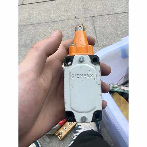 【请询价】行程开关3SE21201D1NO1NC拆