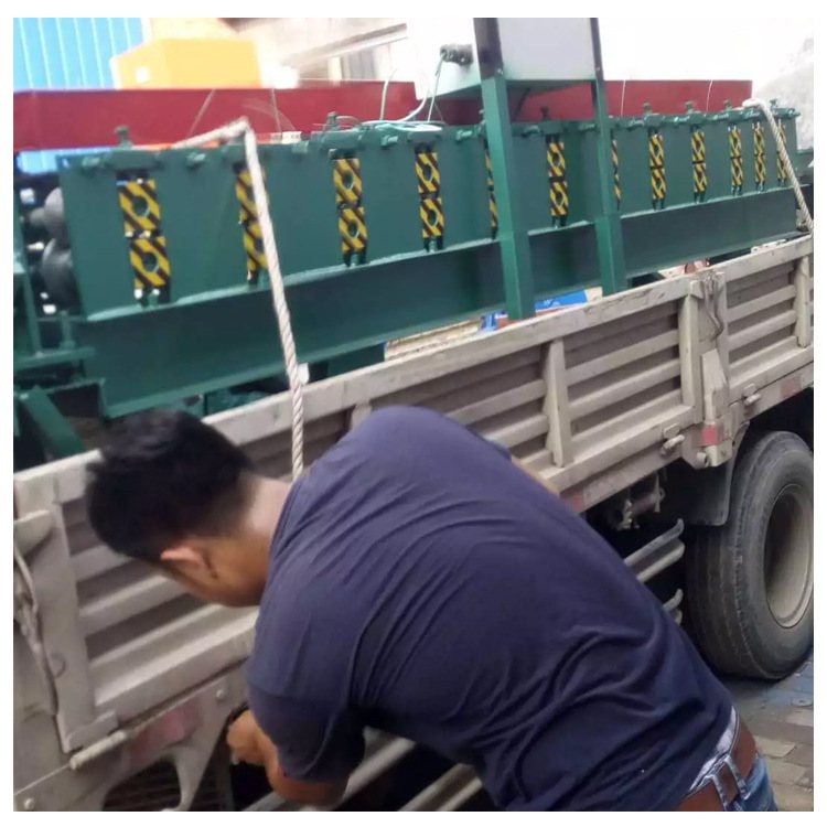 轻钢龙骨机室内装修吊顶隔断设备 38主骨机 38-50主骨机成型设备