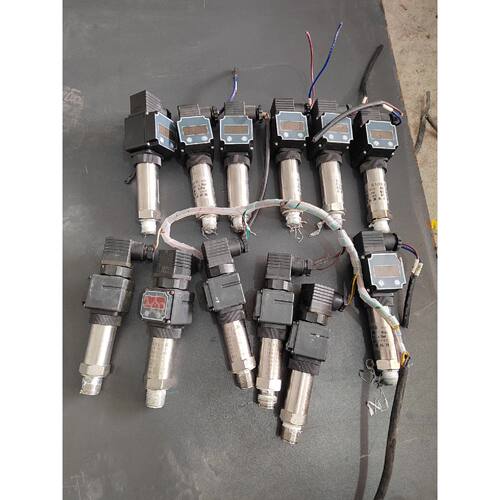 在线议价压力变送器YB-131 带一体式数字显示屏，按键可操作，带
