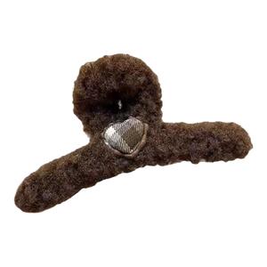 羊羔毛绒抓夹大号爱心秋冬鲨鱼夹高级感发夹女后脑勺2024夹子发饰