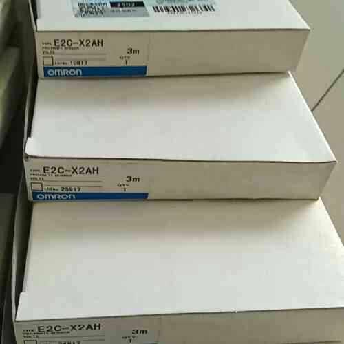 议价E2C-X2AH全新原装OMRONOMRON感测器，全新未使用带