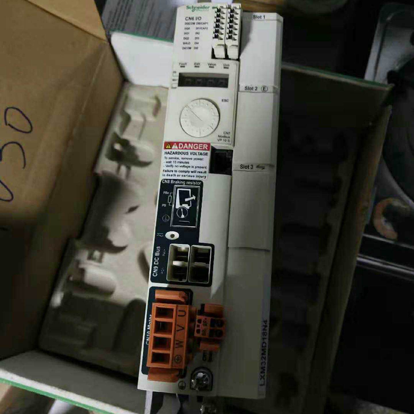 议价施耐德伺服驱动器 LXM32MC10N4 全新原装正品 质保一年