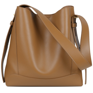 真皮水桶包女2026春季新款软皮单肩斜跨高级感小众大容量通勤托特