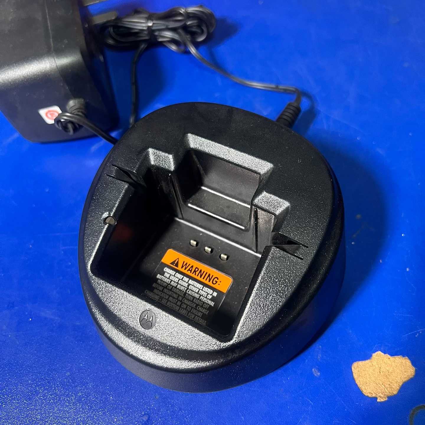 议价摩托罗拉GP2000充电器