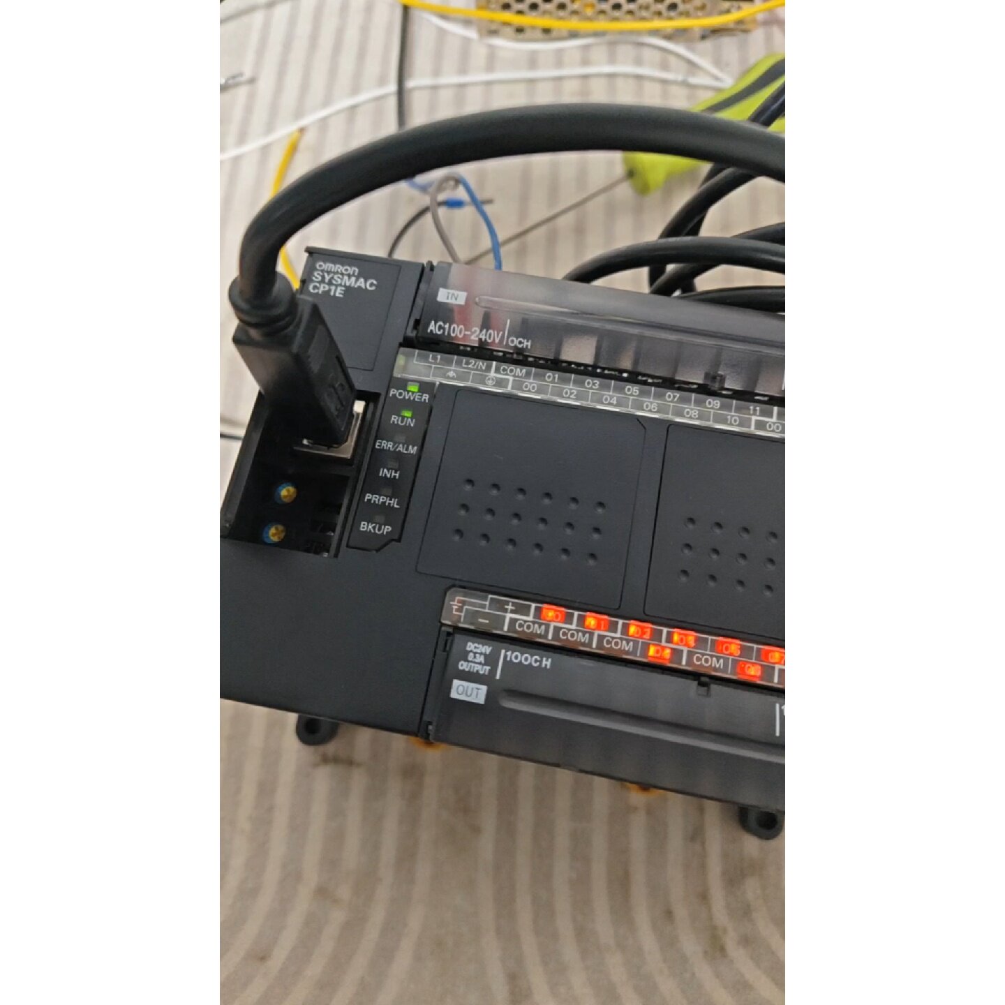 PLCCP1E一E30DR一A主机CP1W一20E议价