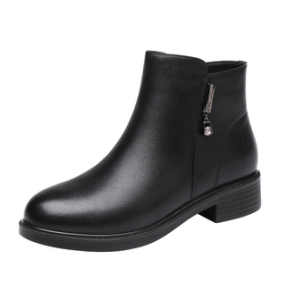 红蜻蜓真皮妈妈鞋冬季新款平底短靴中老年软底皮鞋舒适加绒女棉鞋