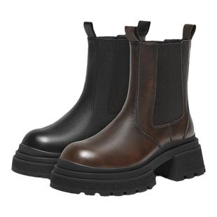 百思图冬商场新款牛皮厚底加绒烟筒靴粗跟女切尔西靴C2104DZ4