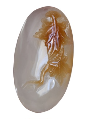 天然红玛瑙俏色吊坠原皮精雕