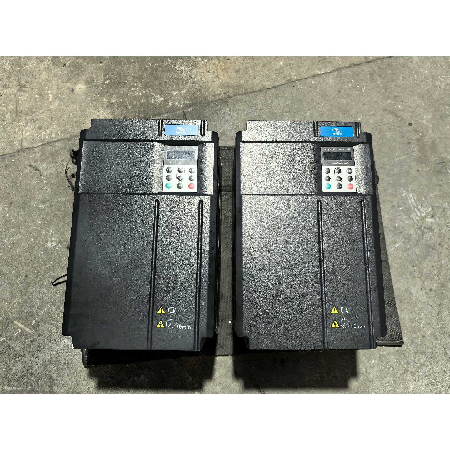 议价可维修拆机汇川变频器两台MD290T37G37KWMD500T37G37KW1200一图片