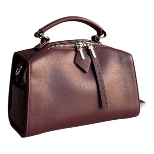 国内小众品牌亏本清仓尾货高级质感小众设计真皮百搭波士顿枕头包