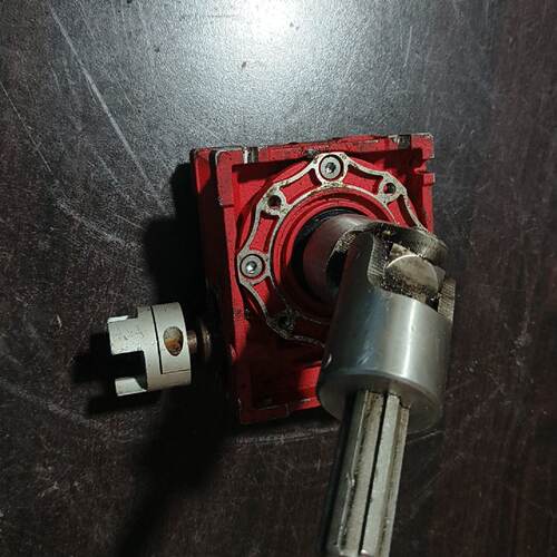 溢价-WVT蜗轮蜗杆减速机，型号NRA-040，速比1:10，