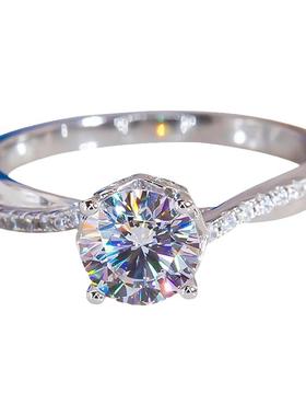 chin莫桑钻四爪扭臂戒指