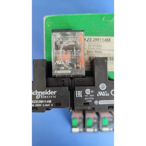 【维修议价】RXZE2M114M混合式底座RXM2AB2BD继电议价289