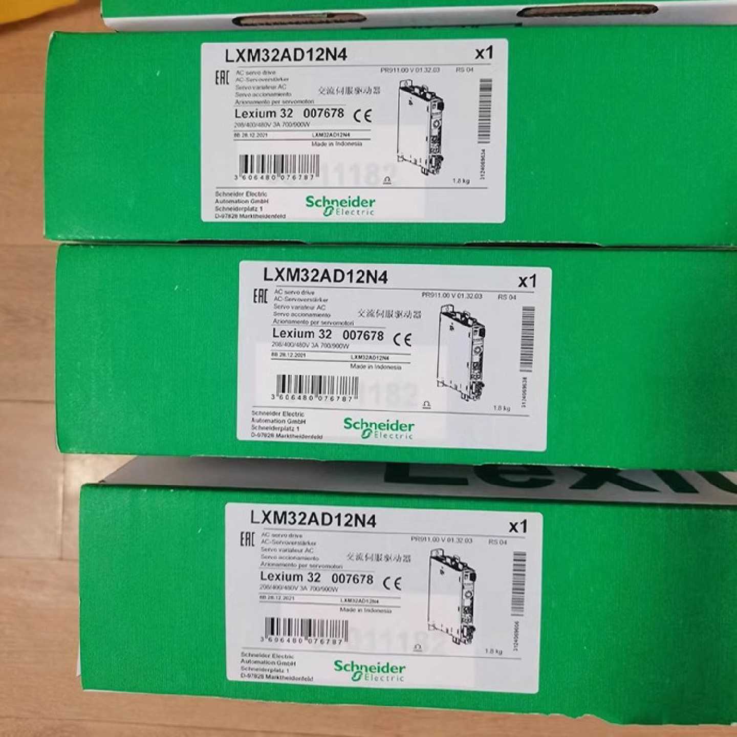 议价全新施耐德LXM32A驱动器LXM32AD12N4/AD18N4/AD30N4/D72N4/AU