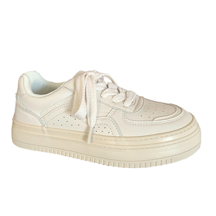 金屿鹿 2026新款简约厚底小白鞋女皮面ins休闲百搭港风小众板鞋潮