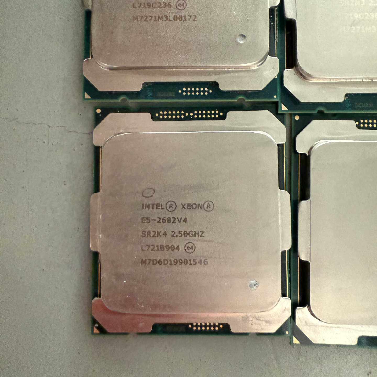 现货200颗E52650v4E52682v4原装