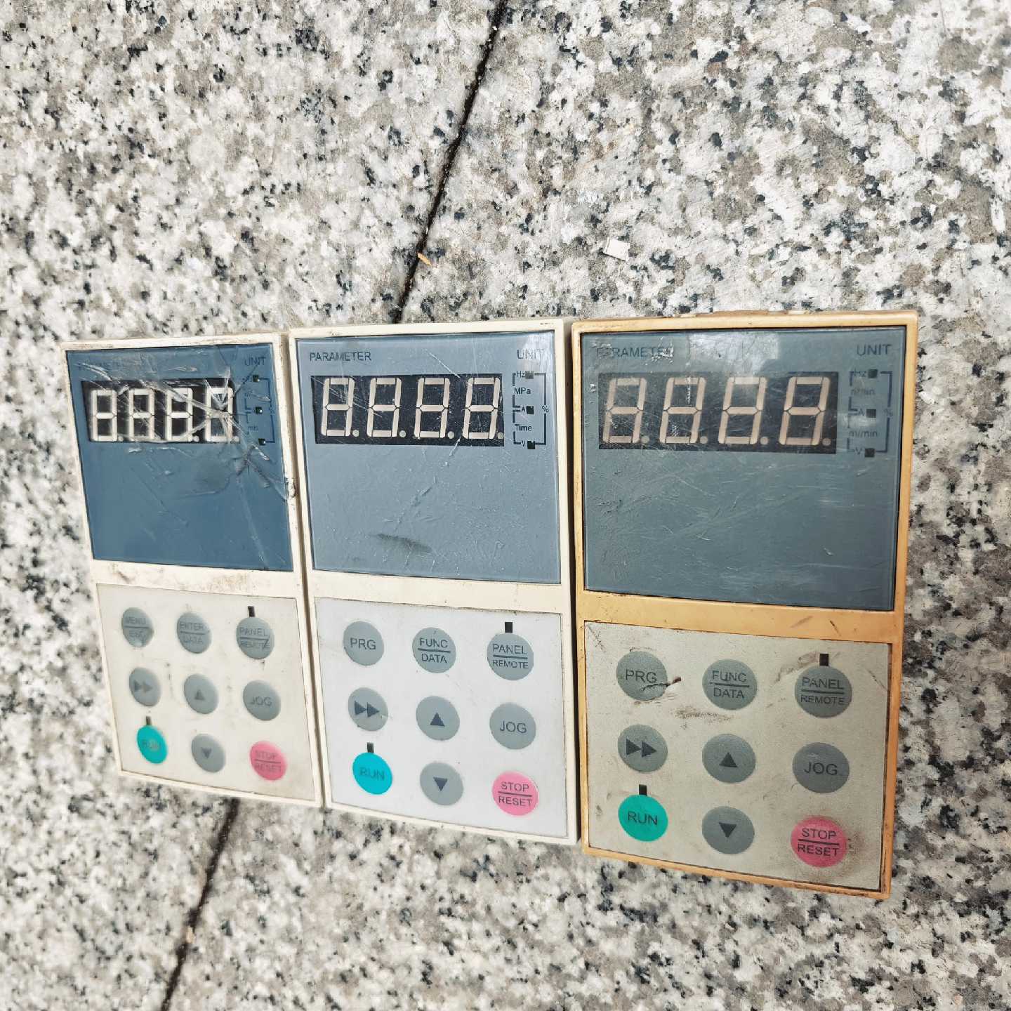 议价艾默生变频器大面板F1A452GZ1F1452GZ1F可维修
