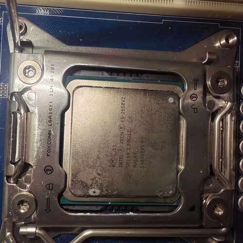 正常使用的e5-2650v2，cpu，一共两颗，可单出或打包