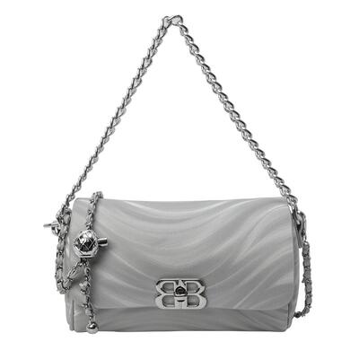 娜达丽亚今年流行链条小包枕头包