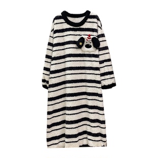 睡裙女秋冬季珊瑚绒大码孕妇200斤可外穿加厚加绒法兰绒长款睡衣