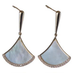 《贝母小扇》法式气质高级感轻奢白色扇形贝壳锆石耳钉耳夹耳饰女