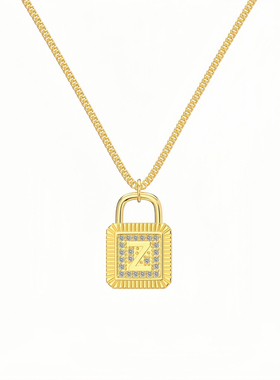 月售500条纯银情侣字母锁头项链