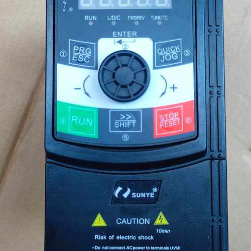 SUNYE日业变频器 CM530H-4T1R5GB/2R2P，议价商品