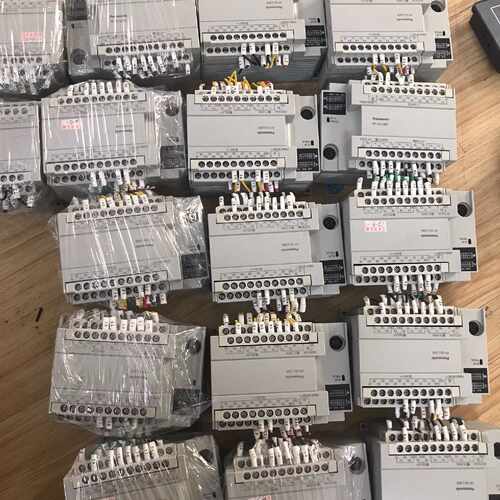 议价PLCAFPX0L30RF多台图片实拍成色漂亮维修