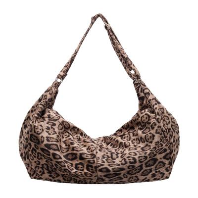 向全世界安利这款帆布豹纹包包！