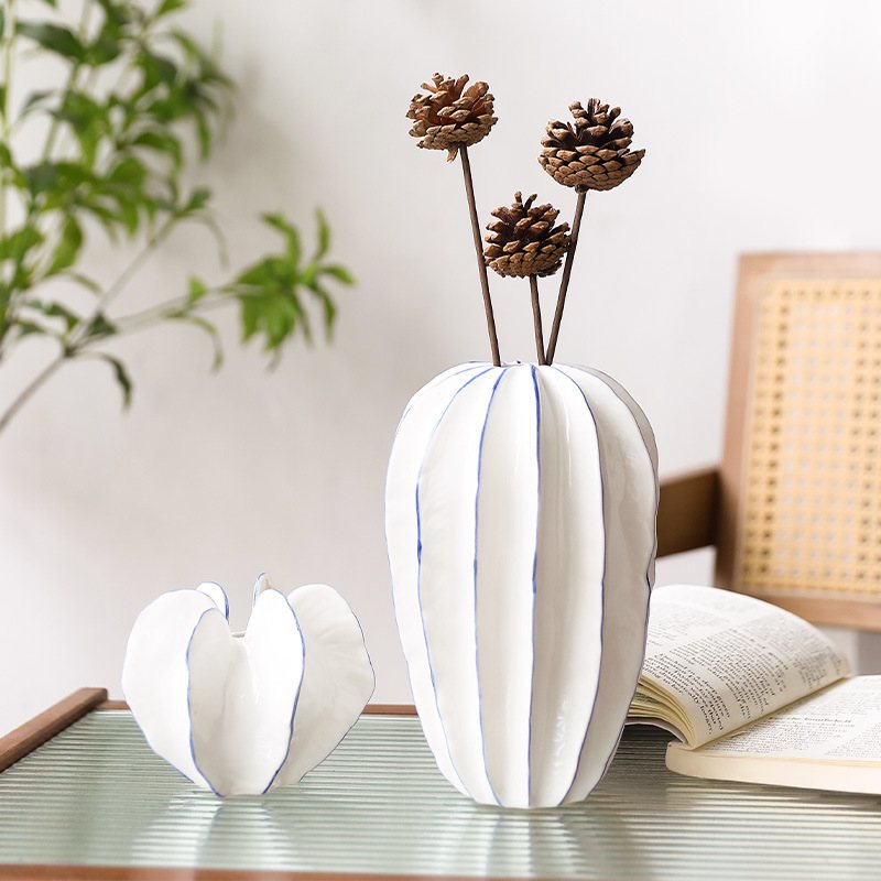 北欧创意陶瓷花瓶摆件家居桌面装饰品办公室酒柜摆设客厅电视柜