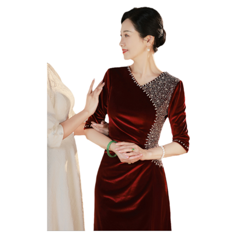 红色妈妈婚宴装晚礼服女高级感秋冬丝绒喜婆婆婚礼喜服高贵年轻