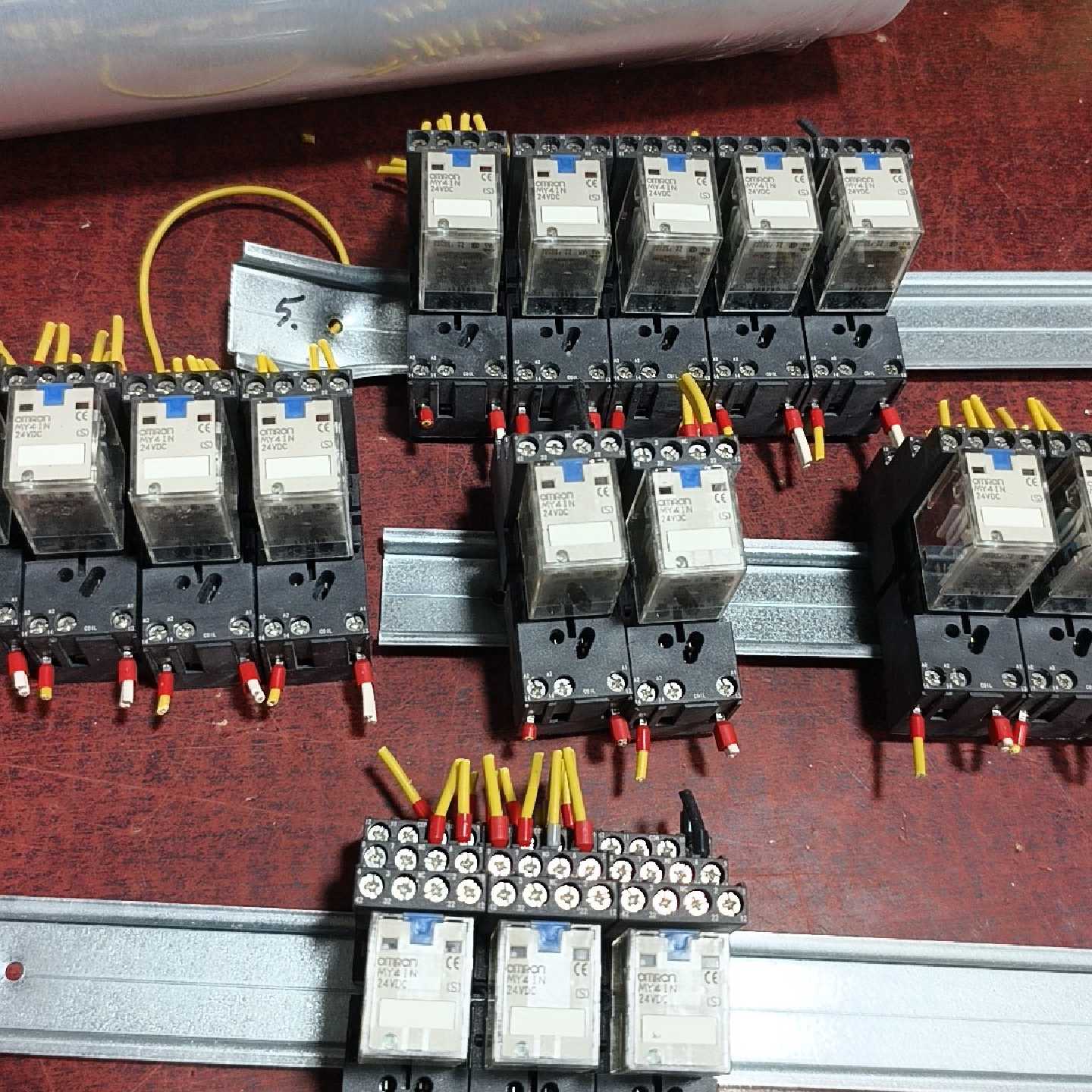 欧姆龙继电器 MY4IN 24VDC 14脚 带底座
