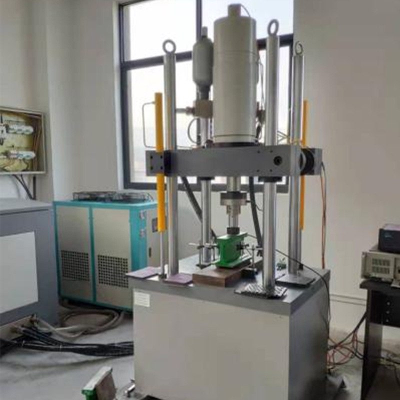 电液伺服动静万能试验机疲劳寿命测试机橡胶轨下垫片疲劳试验机