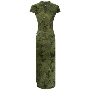 绿色年轻款改良版旗袍女夏新款轻国风植绒立领镂空褶皱修身连衣裙