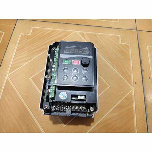 询价0.75kw三晶变频器VM1000H-2SR75GB，功率0