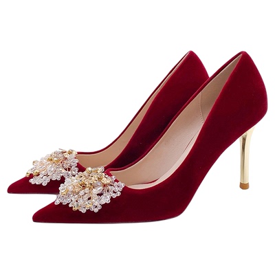 中式秀禾水钻尖头高跟鞋2023婚鞋