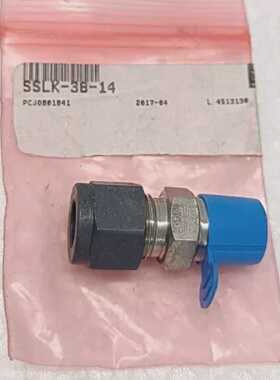 A LOT OF 34 PCS OMEGA SSLK-38-14 1/4 NPT COMPRESSION FITTING