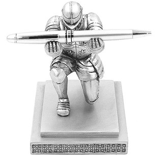 盔甲骑士桌面收纳摆件创意手表展示架办公文具笔架首饰置物架笔托