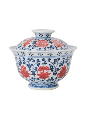 永宣青花釉里红缠枝莲盖碗