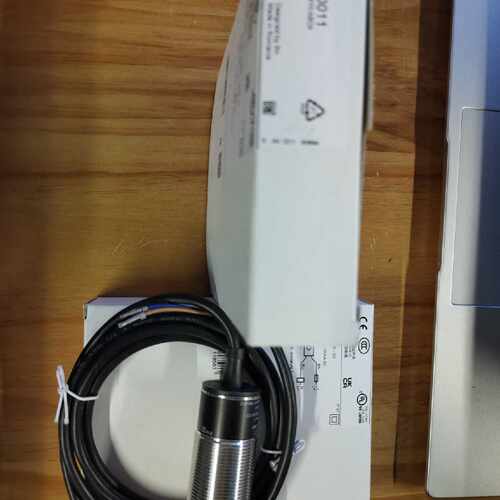 议价IFM易福门传感器 II0011