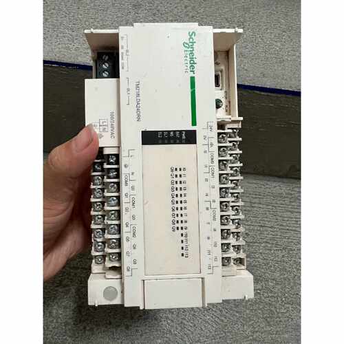 议价施耐德PLC扩展模块TM218LDA24DRN实物拍摄维修