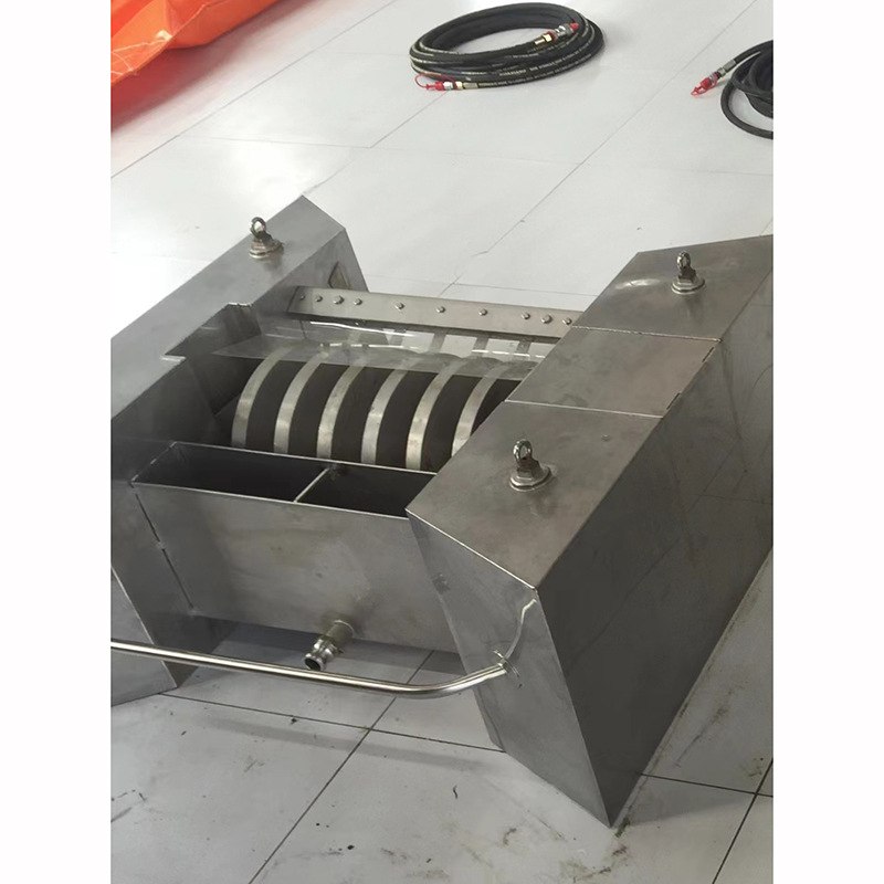 厂家定制水面收油机 轮毂式油污收油机 河流海上转盘式收油机