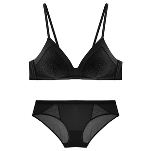 薄款无钢圈内衣少女贴身舒适透气小胸蕾丝无痕法式三角杯文胸套装