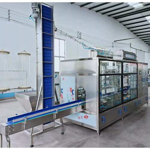 全自动商用大桶水灌装机桶装生产线液体灌装设备三合一灌装机