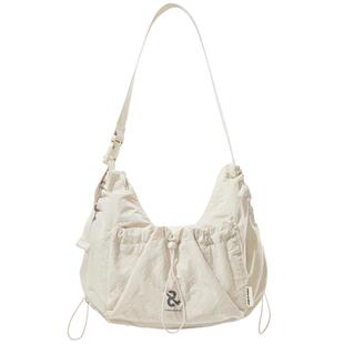 【泡芙包】LIVEBOX斜挎包女大容量包包通勤背包休闲健身包单肩包