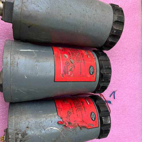 【请询价】fireye火焰检测器95IRS2-1，其中2个插头有瑕疵了