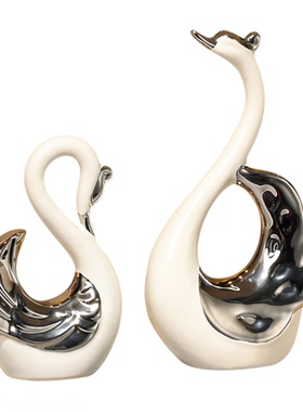 轻奢高级感创意情侣天鹅摆件客厅酒柜电视柜办公室玄关陶瓷装饰品