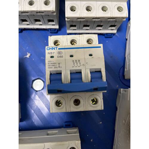 〔议价-可维修〕正泰NB7空气开关 3P D50A 400V 功能正 工控自动